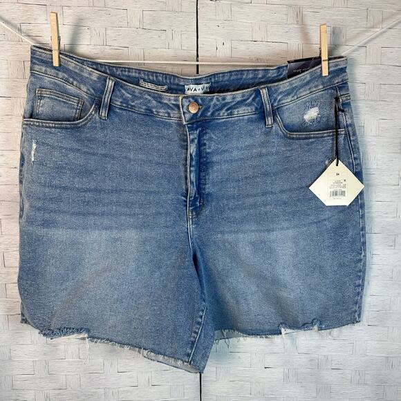 Ava & Viv high rise relax fit Bermuda short cut off denim medium wash plus size - Picture 1 of 12